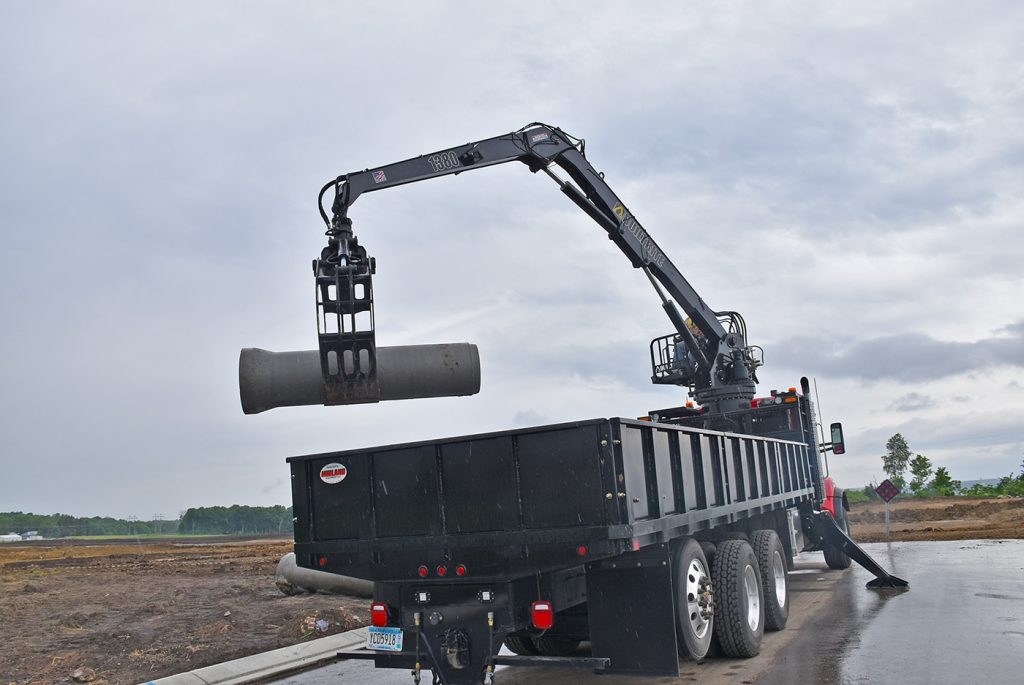 B Rite Trucks Builtrite Truck Mounted Handlers | Tracey Road Equipment