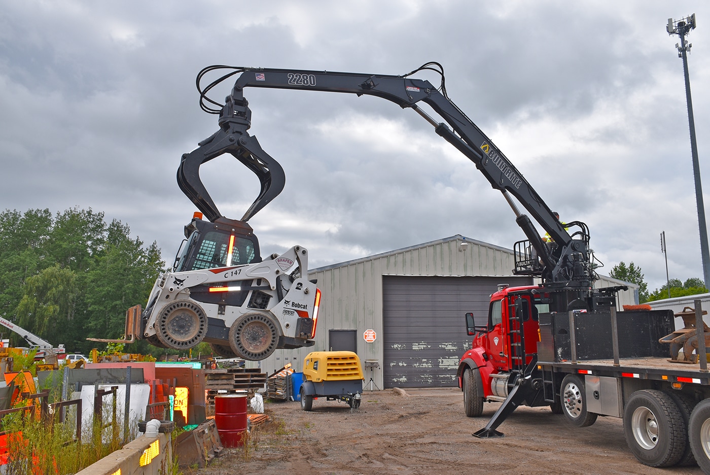 B Rite Trucks Builtrite Truck Mounted Handlers | Tracey Road Equipment