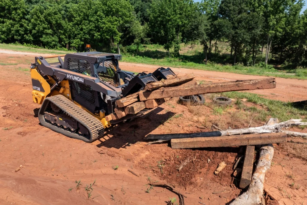 Hyundai ht38 compact track loaders