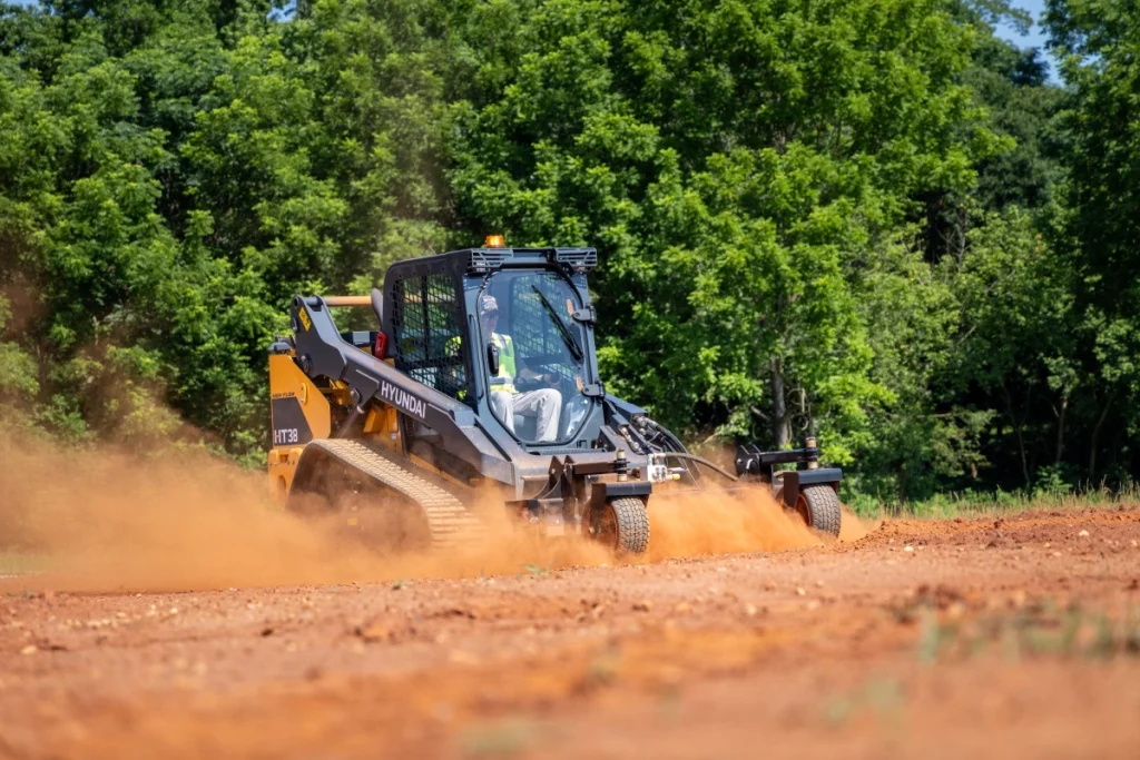 Hyundai ht38 compact track loaders