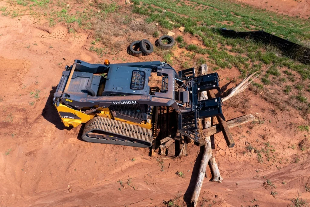 Equipment spotlight: meet the new hyundai ht38 compact track loader hyundai ht38 working 4