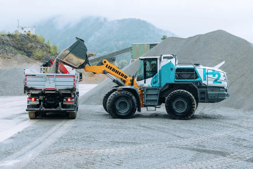 Liebherr construction takes on clean tech, with help from daimler and man liebherr construction hydrogen 4 1