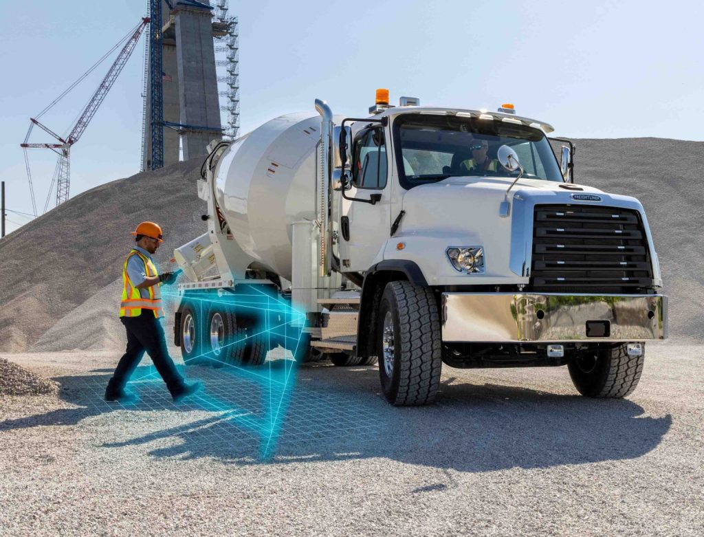 Freightliner 114sd plus