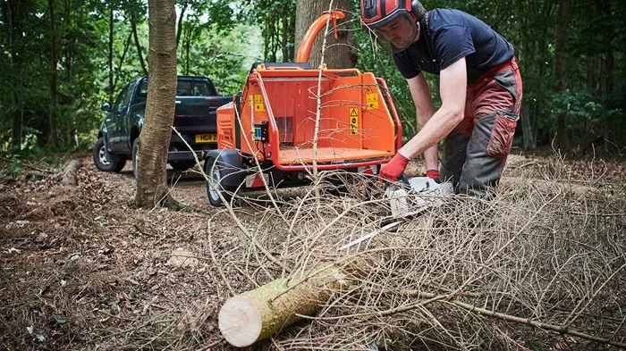 Morbark brush chippers: bvr vs tw series - which is right for your operation? Morbark brush chippers working1