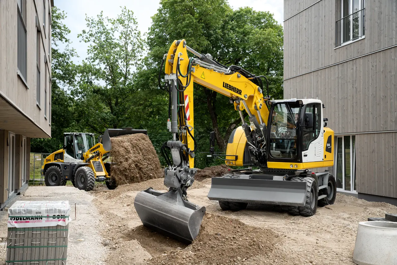 Liebherr wheeled excavators - a914 compact