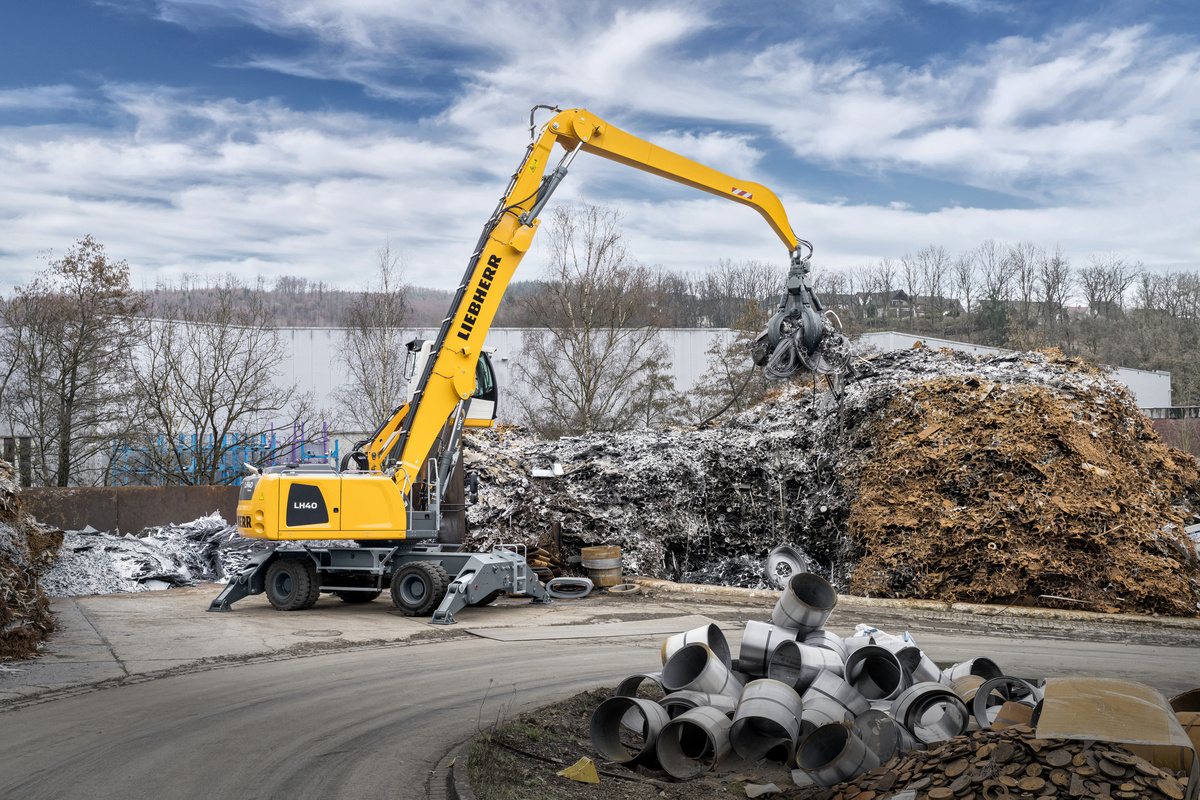 Liebherr lh40m mobile material handlers