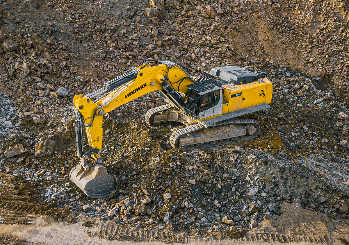 Liebherr crawler excavators - r992