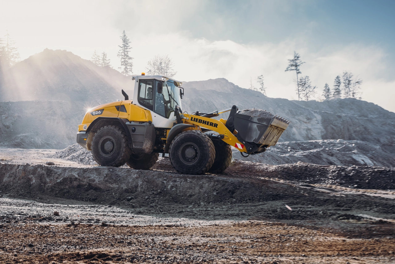 Liebherr wheel loaders - l526