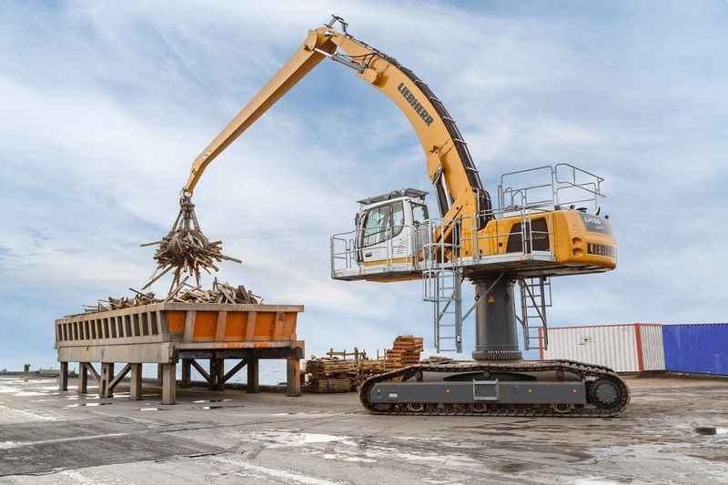 Liebherr mobile material handlers liebherr lh80m high rise industry