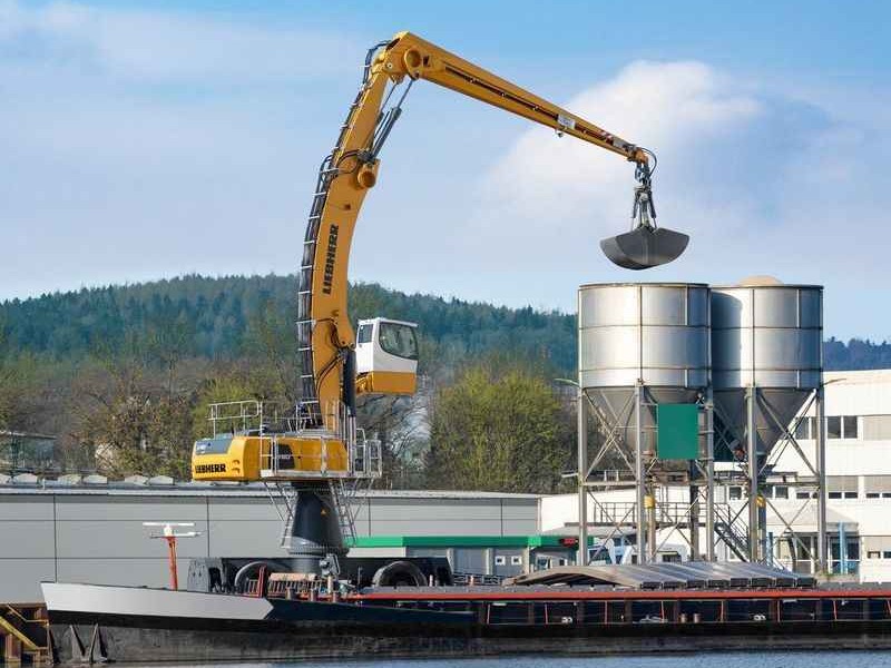 Liebherr mobile material handlers - lh80m high rise port litronic