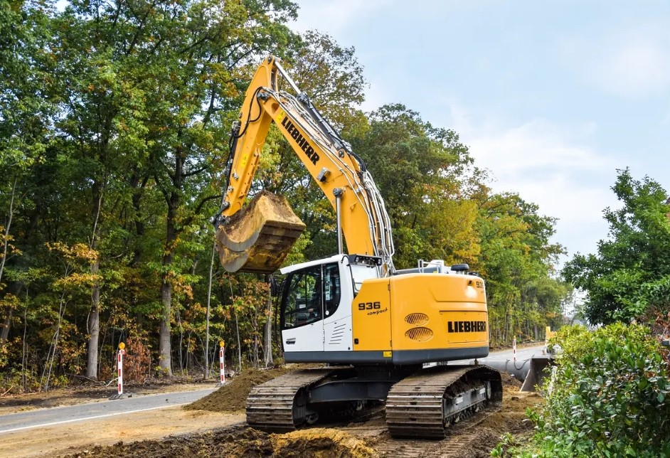 Liebherr crawler excavators - r936 compact litronic g8