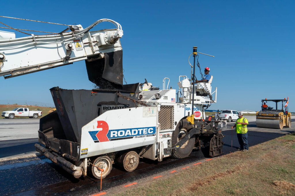 Astec rp-190 paver - highway class