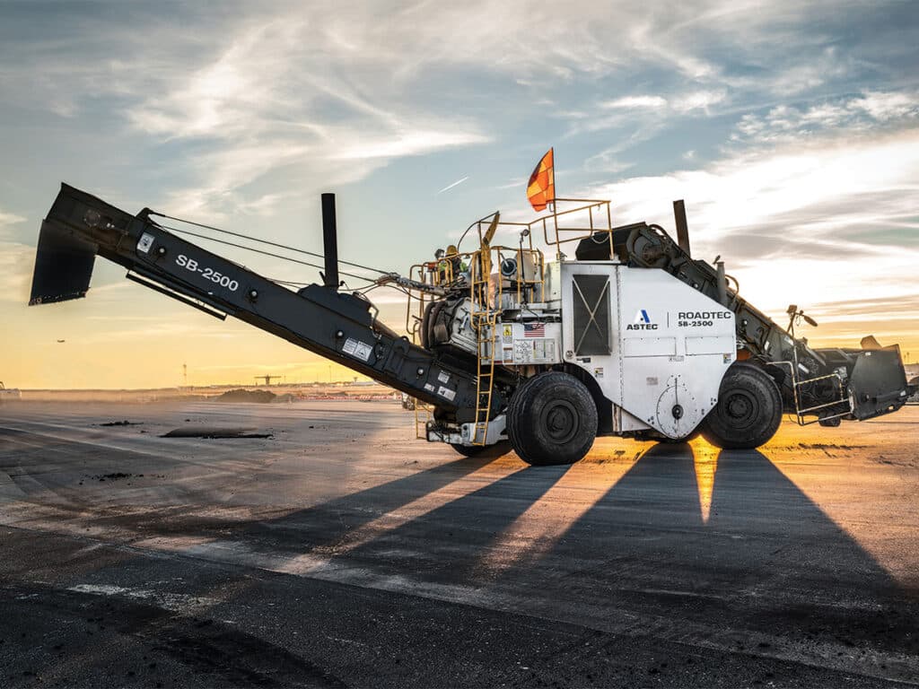 Astec sb-2500 - material transfer vehicle