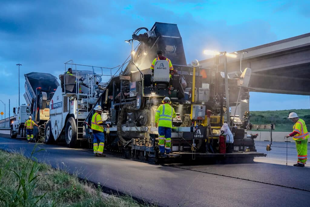Astec sp-200 spray paver
