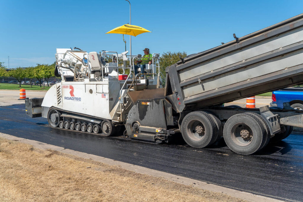 Astec material transfer vehicles astec mtv 1105 material transfer vehicle